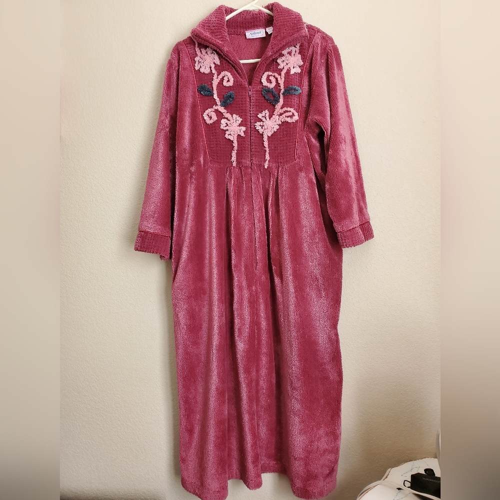 Plush Floral Embroidered Long Robe - Rose (Unbranded)